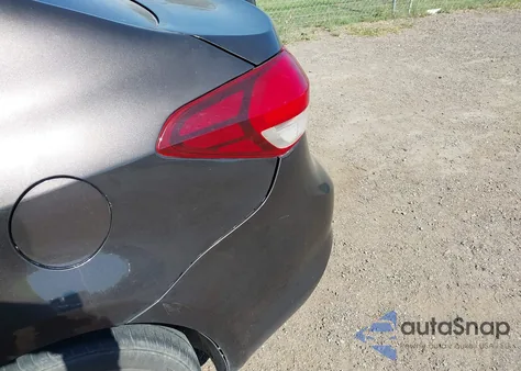 2017 Kia Forte Lx z USA, uszkodzony, nr VIN 3KPFK4A73HE141445